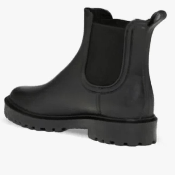 New/no box women’s Faux Leather Chelsea Booties size 9 in blackjack color - Picture 15 of 17